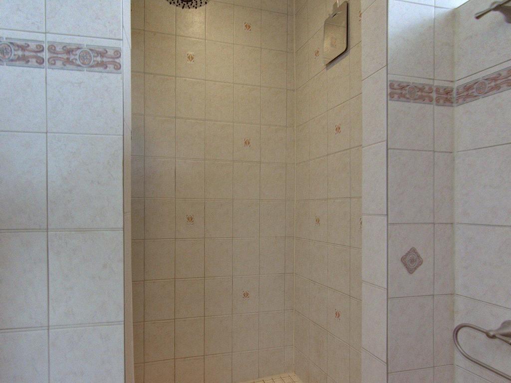 









2450


Ch. Athlone

, 410,
Mont-Royal,




QC
H3R3H6

