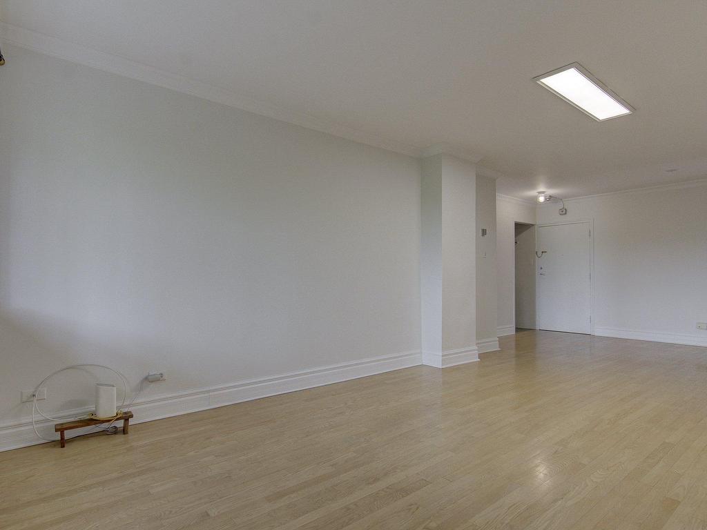 









2450


Ch. Athlone

, 410,
Mont-Royal,




QC
H3R3H6

