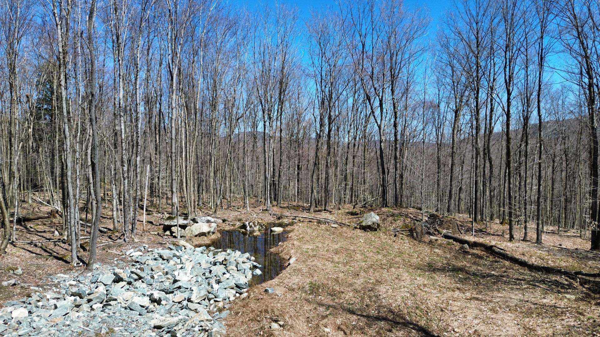 












Place de la Colline

,
Eastman,







QC
J0E1P0

