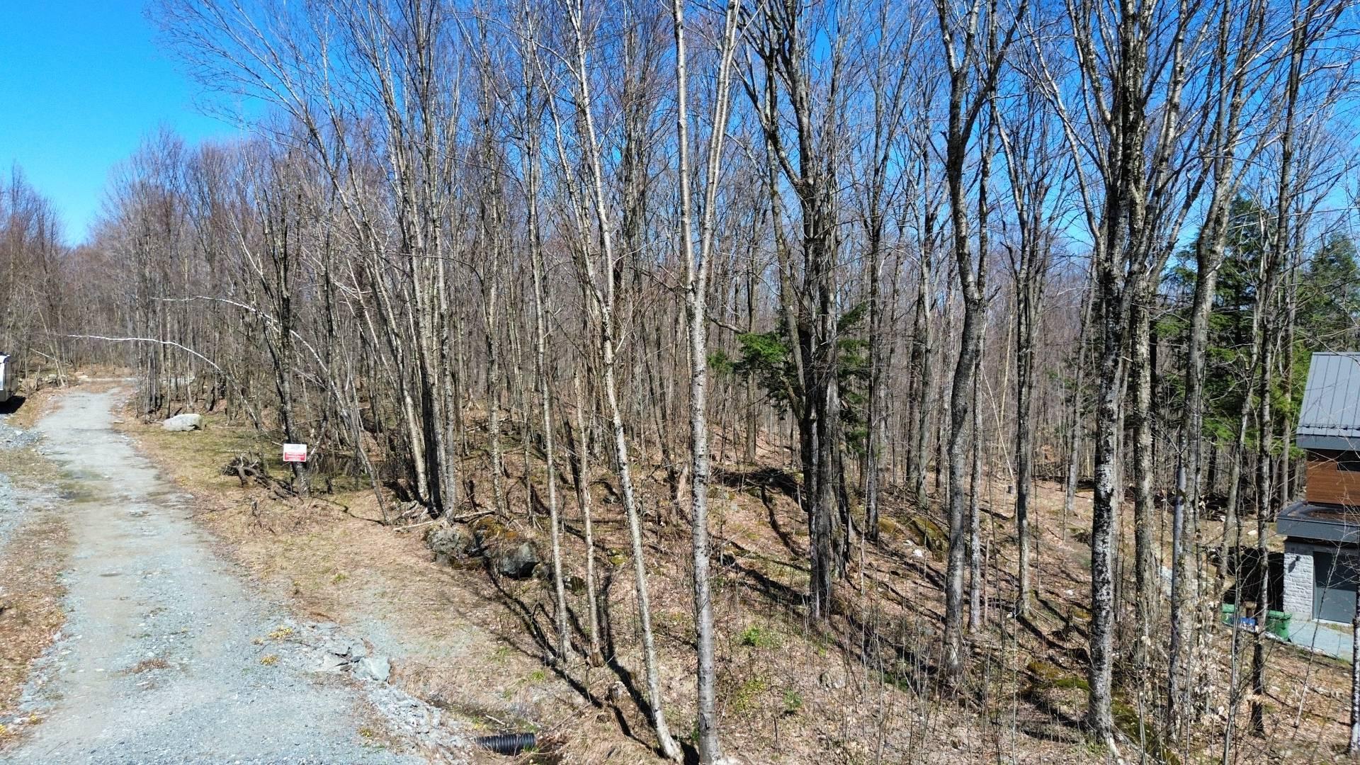 












Place de la Colline

,
Eastman,







QC
J0E1P0

