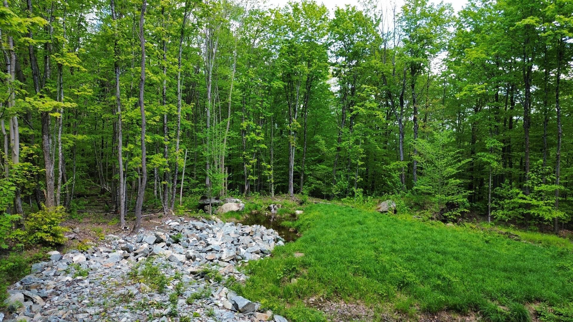 












Place de la Colline

,
Eastman,







QC
J0E1P0

