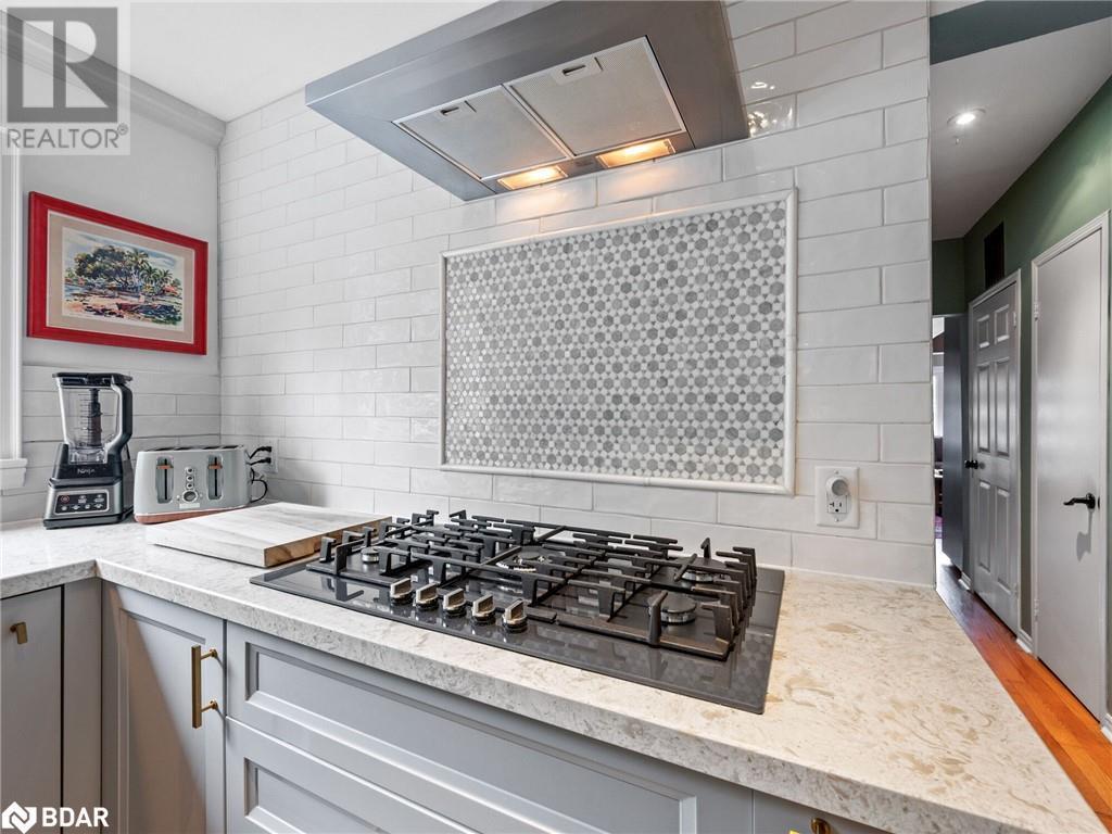 












102 TWENTY THIRD STREET

,
Toronto,




Ontario
M8V3N2

