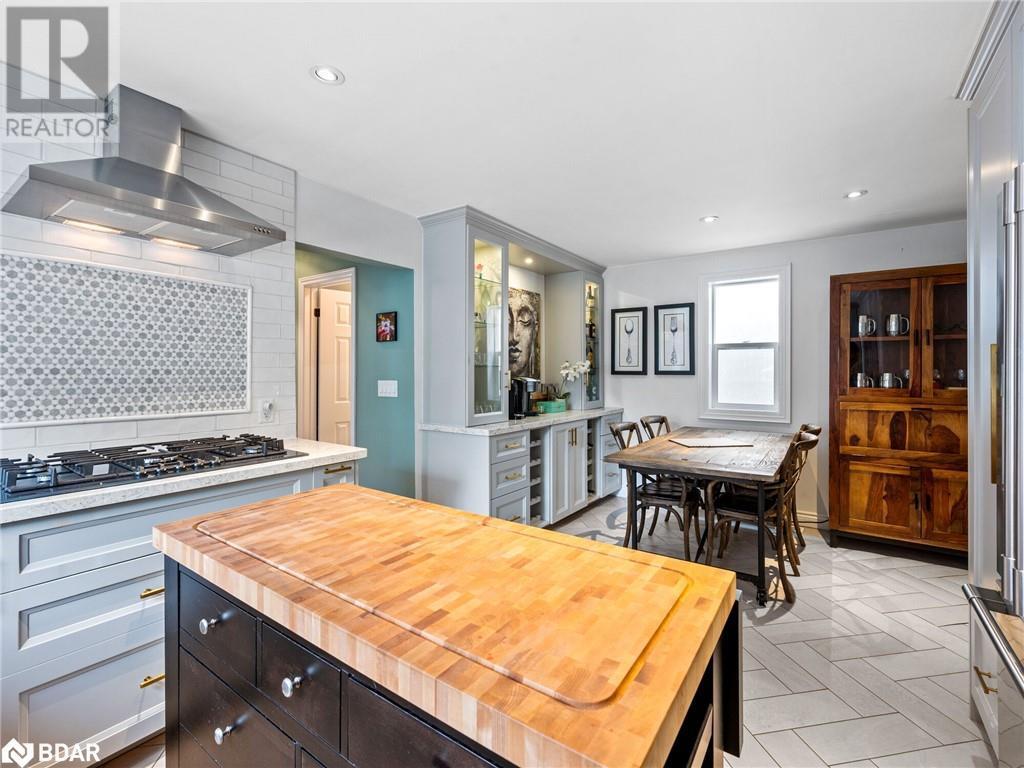 












102 TWENTY THIRD STREET

,
Toronto,




Ontario
M8V3N2

