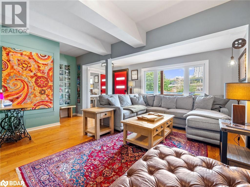 












102 TWENTY THIRD STREET

,
Toronto,




Ontario
M8V3N2

