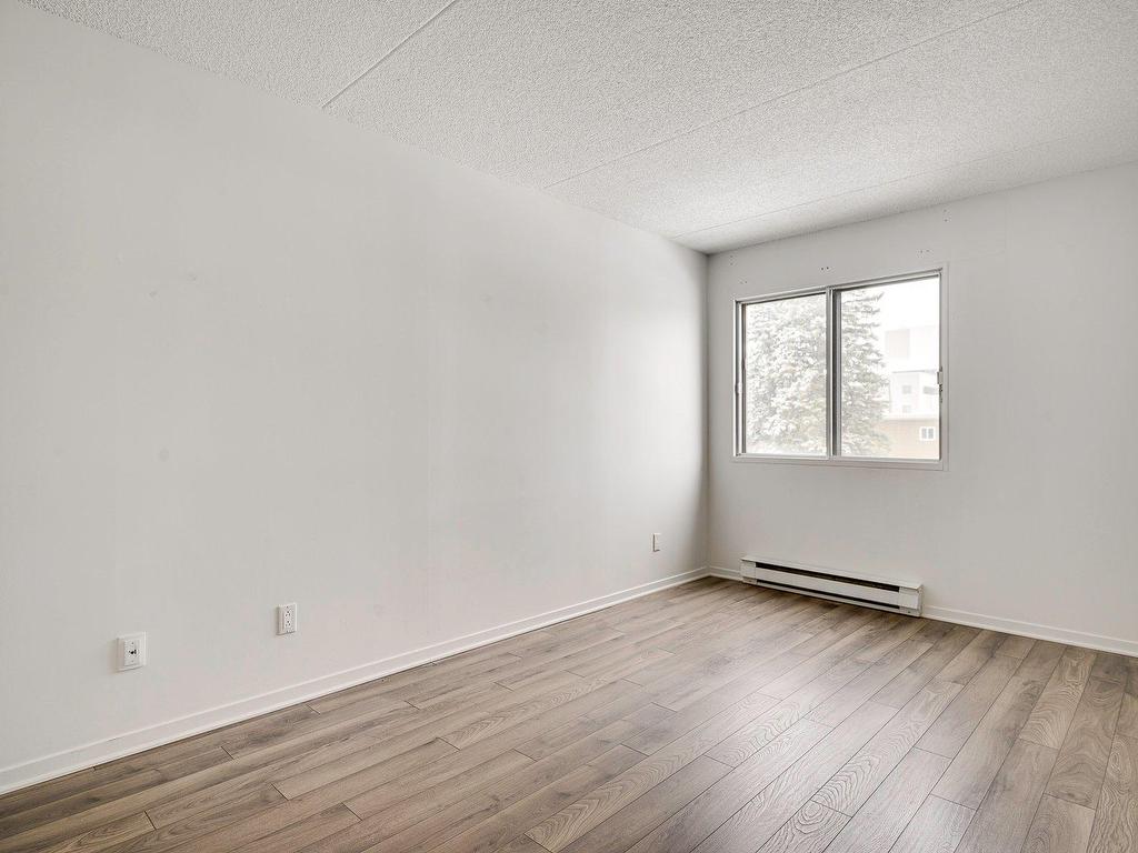 









345


Boul. Jean-Baptiste-Rolland E.

, 243,
Saint-Jérôme,




QC
J7Z5H3

