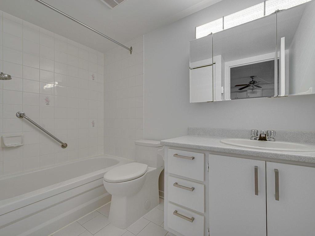 









345


Boul. Jean-Baptiste-Rolland E.

, 243,
Saint-Jérôme,




QC
J7Z5H3

