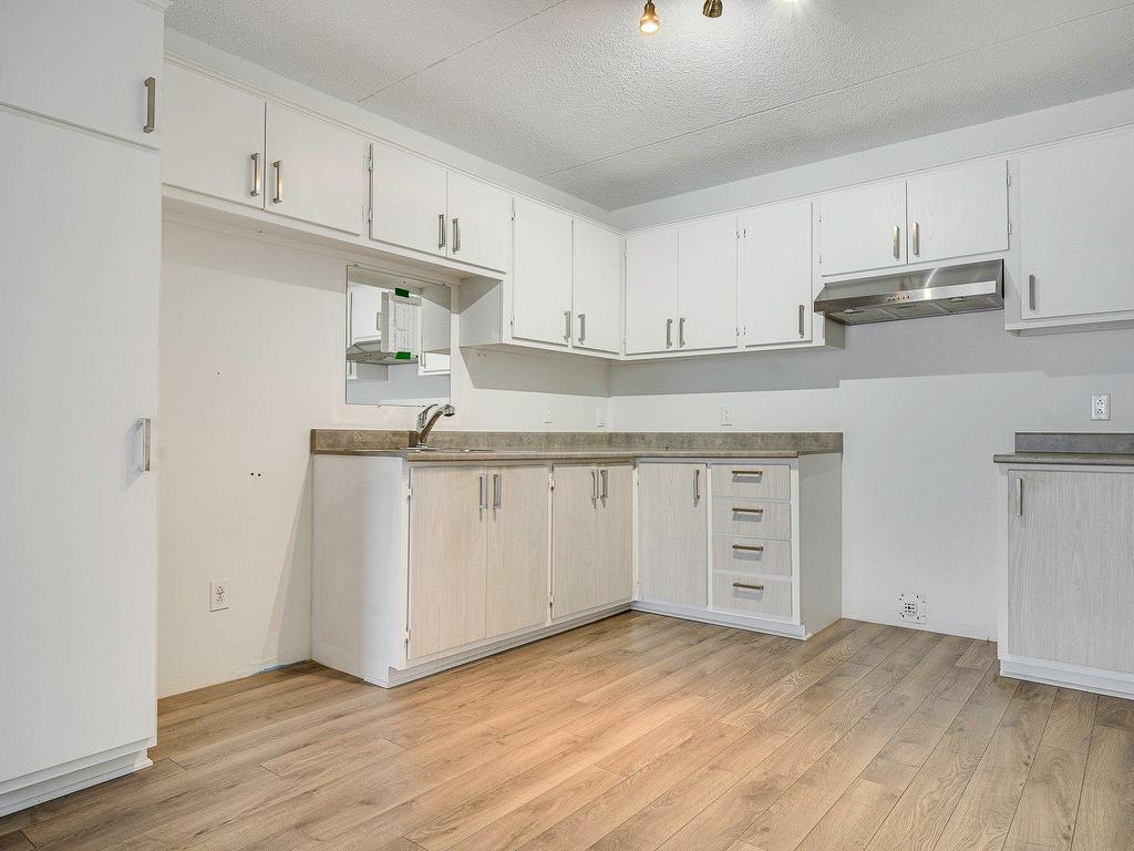 









345


Boul. Jean-Baptiste-Rolland E.

, 243,
Saint-Jérôme,




QC
J7Z5H3

