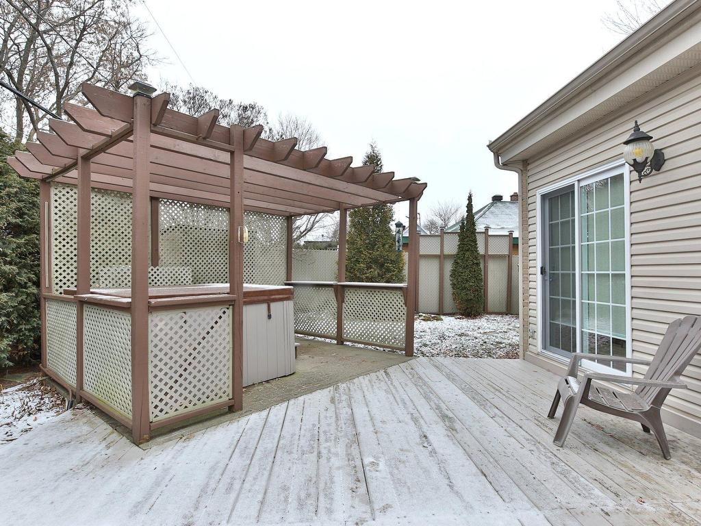 









266


Rue Ste-Thérèse

,
Saint-Jean-sur-Richelieu,




QC
J2W2G5

