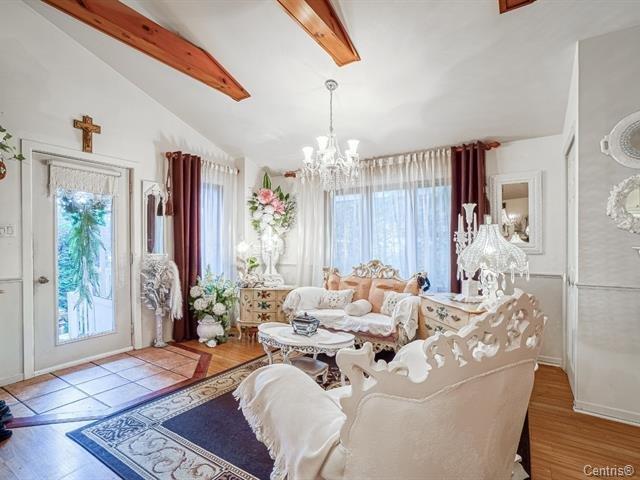 









31


Av. St-Denis

,
Saint-Sauveur,




QC
J0R1R4

