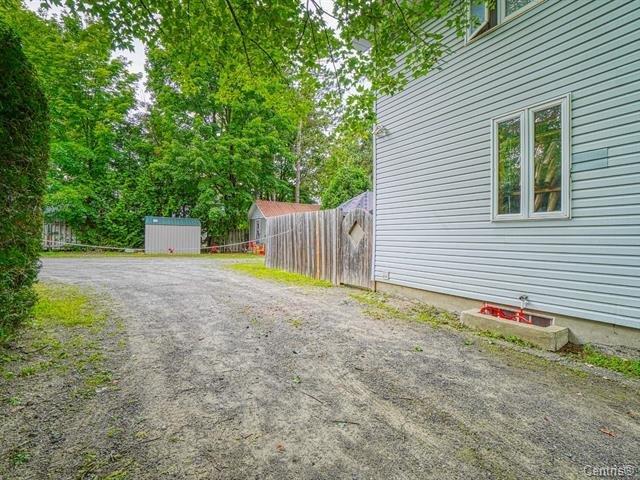 









31


Av. St-Denis

,
Saint-Sauveur,




QC
J0R1R4

