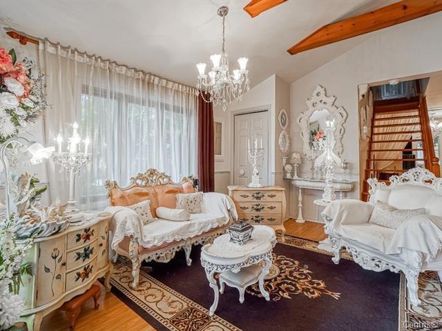 









31


Av. St-Denis

,
Saint-Sauveur,




QC
J0R1R4

