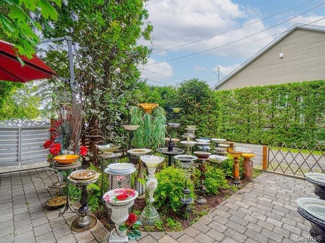 









31


Av. St-Denis

,
Saint-Sauveur,




QC
J0R1R4

