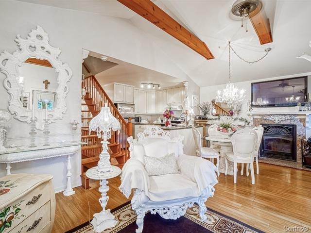 









31


Av. St-Denis

,
Saint-Sauveur,




QC
J0R1R4

