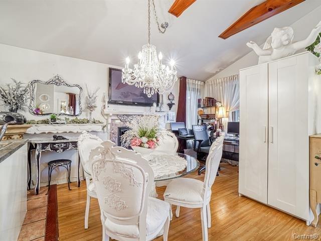 









31


Av. St-Denis

,
Saint-Sauveur,




QC
J0R1R4

