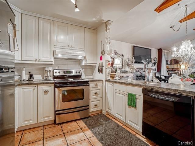 









31


Av. St-Denis

,
Saint-Sauveur,




QC
J0R1R4


