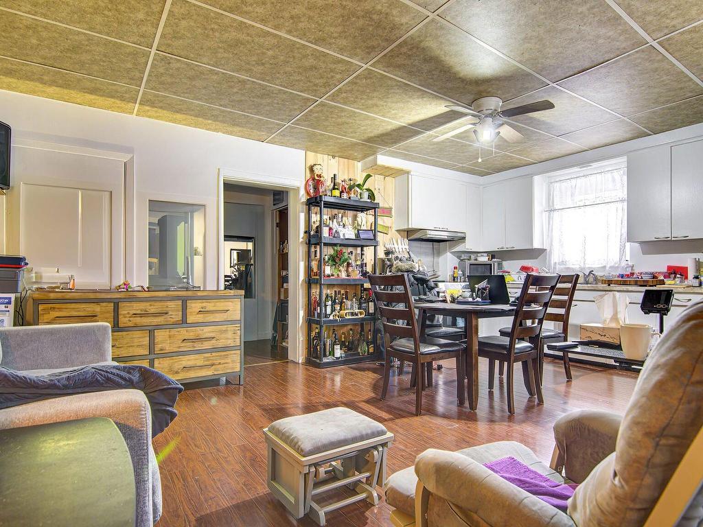 









1227

 - 1229


Rue Principale

,
Saint-Roch-de-l'Achigan,




QC
J0K3H0

