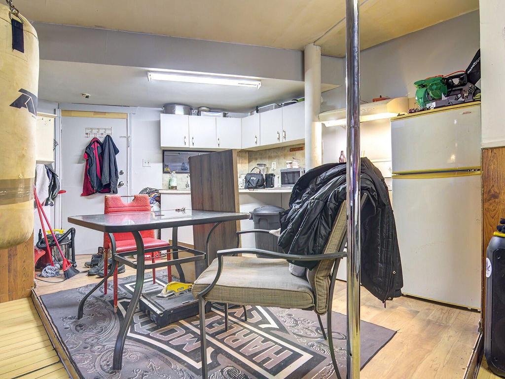 









1227

 - 1229


Rue Principale

,
Saint-Roch-de-l'Achigan,




QC
J0K3H0

