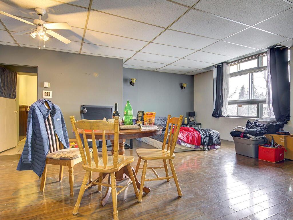 









1227

 - 1229


Rue Principale

,
Saint-Roch-de-l'Achigan,




QC
J0K3H0

