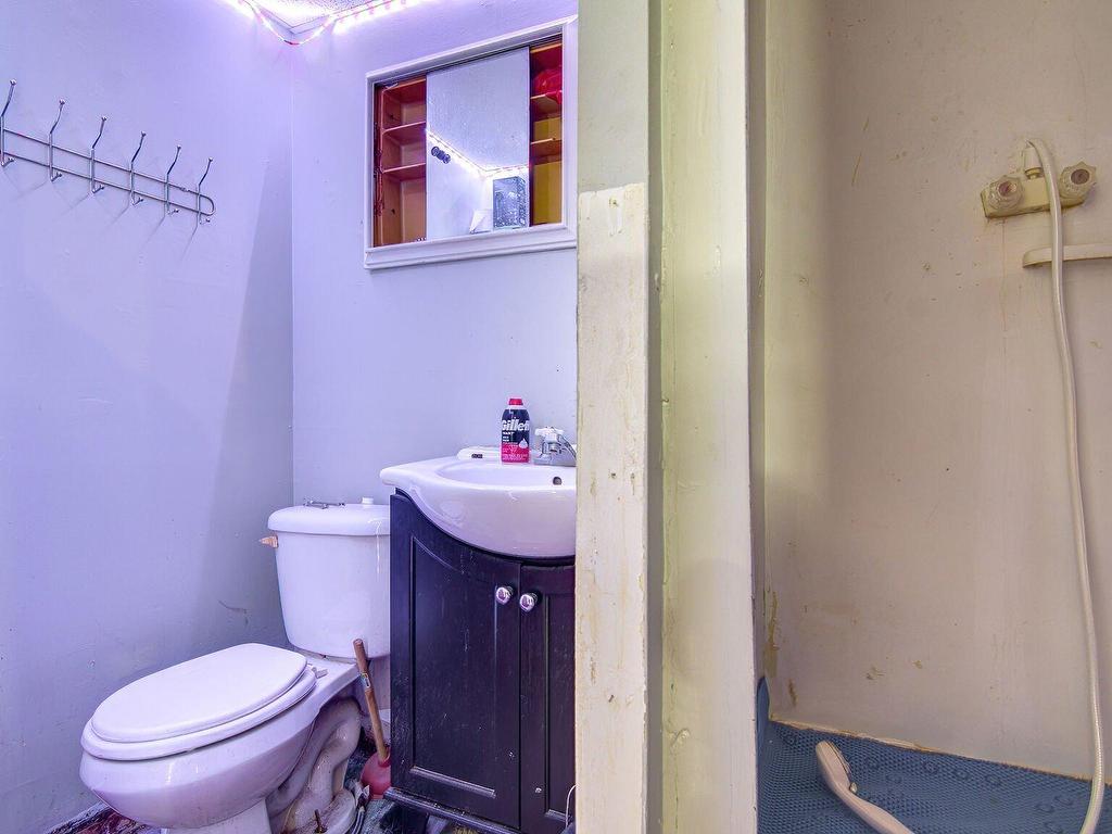 









1227

 - 1229


Rue Principale

,
Saint-Roch-de-l'Achigan,




QC
J0K3H0

