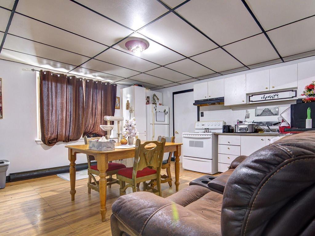 









1227

 - 1229


Rue Principale

,
Saint-Roch-de-l'Achigan,




QC
J0K3H0

