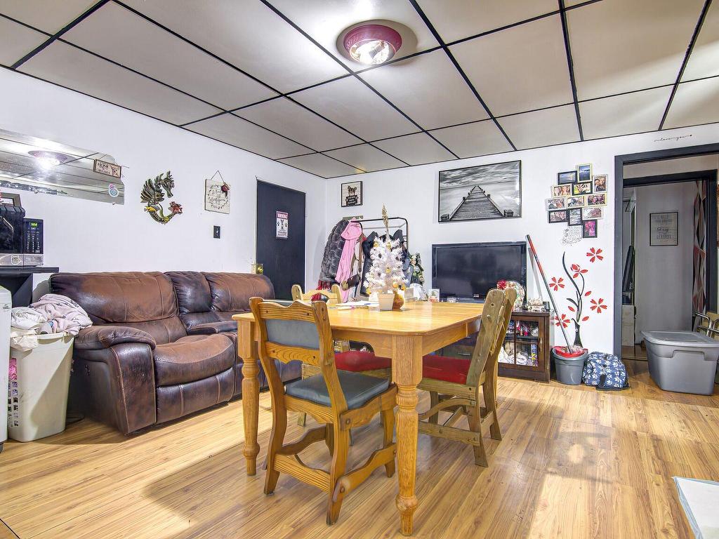 









1227

 - 1229


Rue Principale

,
Saint-Roch-de-l'Achigan,




QC
J0K3H0

