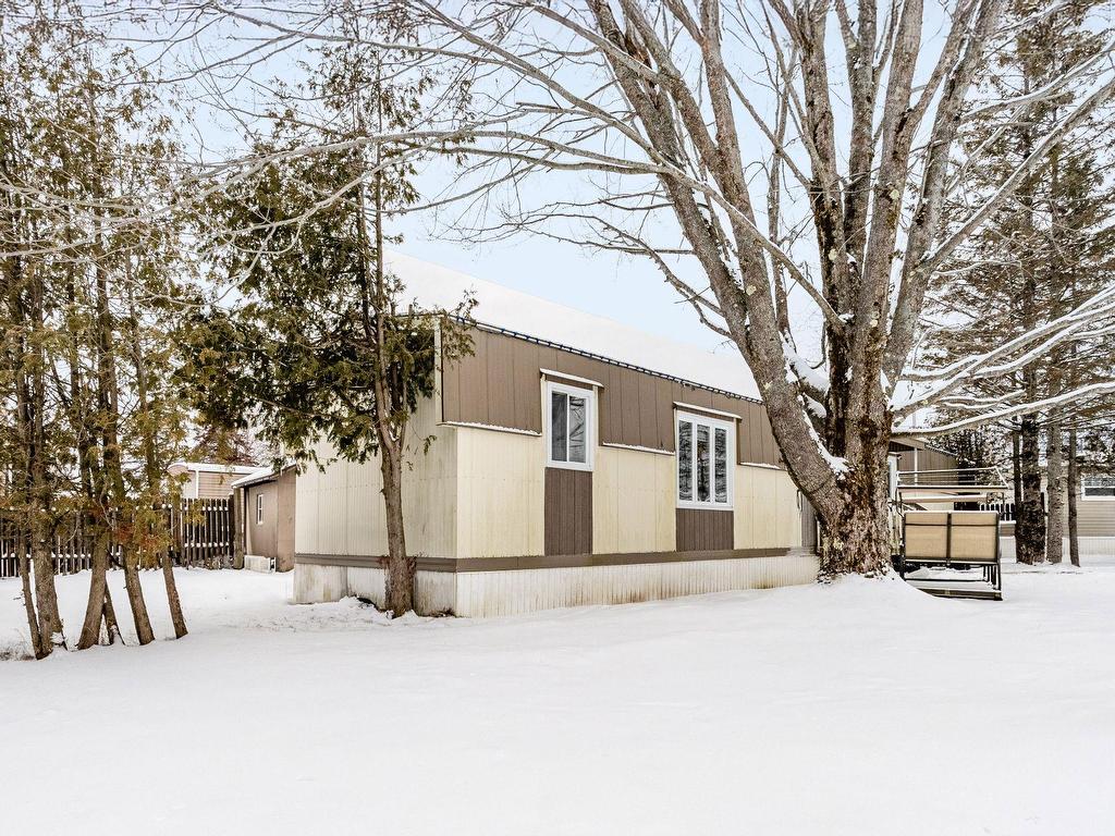 









2627


Rue des Genévriers

,
Sherbrooke (Brompton/Rock Forest/Saint-Élie/Deauville),




QC
J1R0G8

