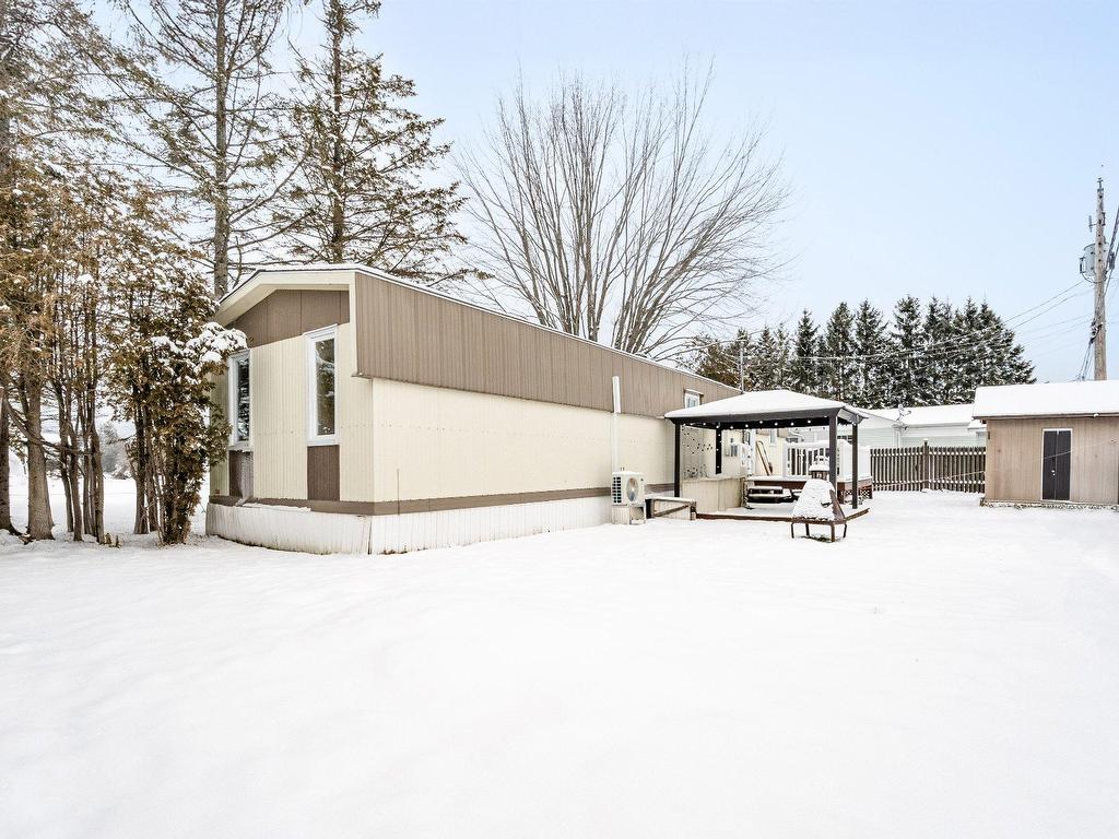 









2627


Rue des Genévriers

,
Sherbrooke (Brompton/Rock Forest/Saint-Élie/Deauville),




QC
J1R0G8

