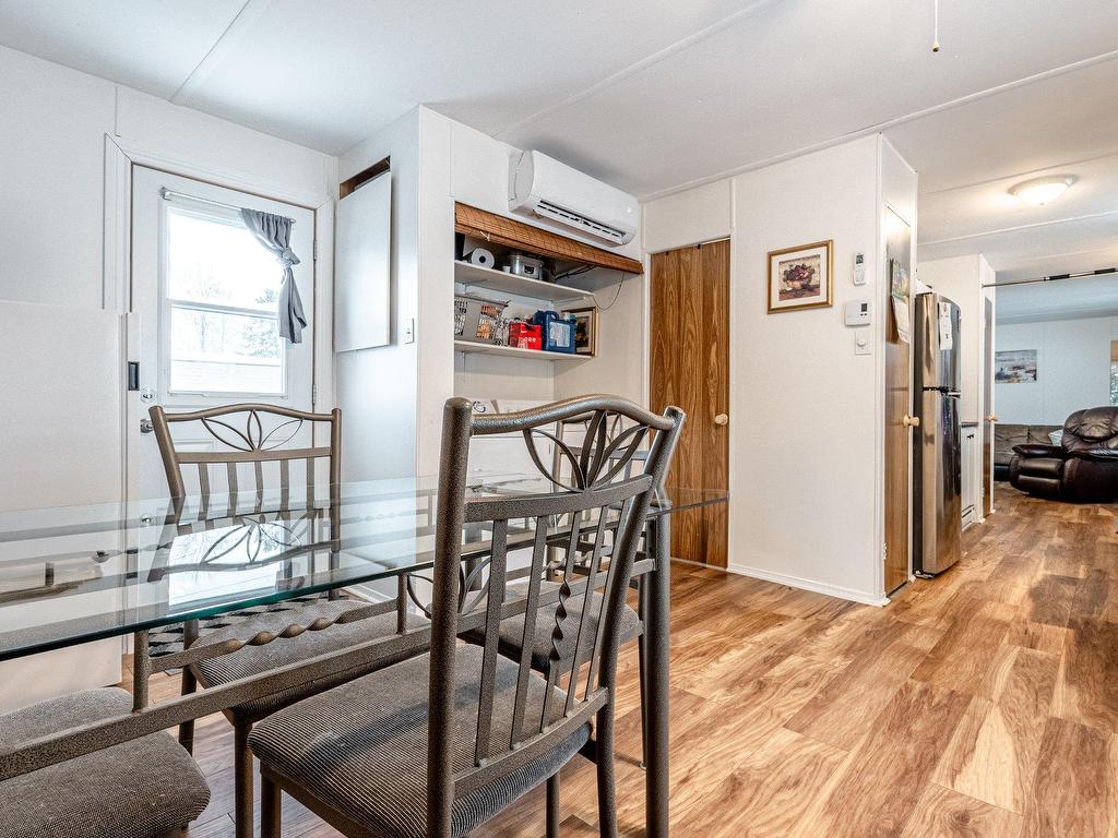 









2627


Rue des Genévriers

,
Sherbrooke (Brompton/Rock Forest/Saint-Élie/Deauville),




QC
J1R0G8

