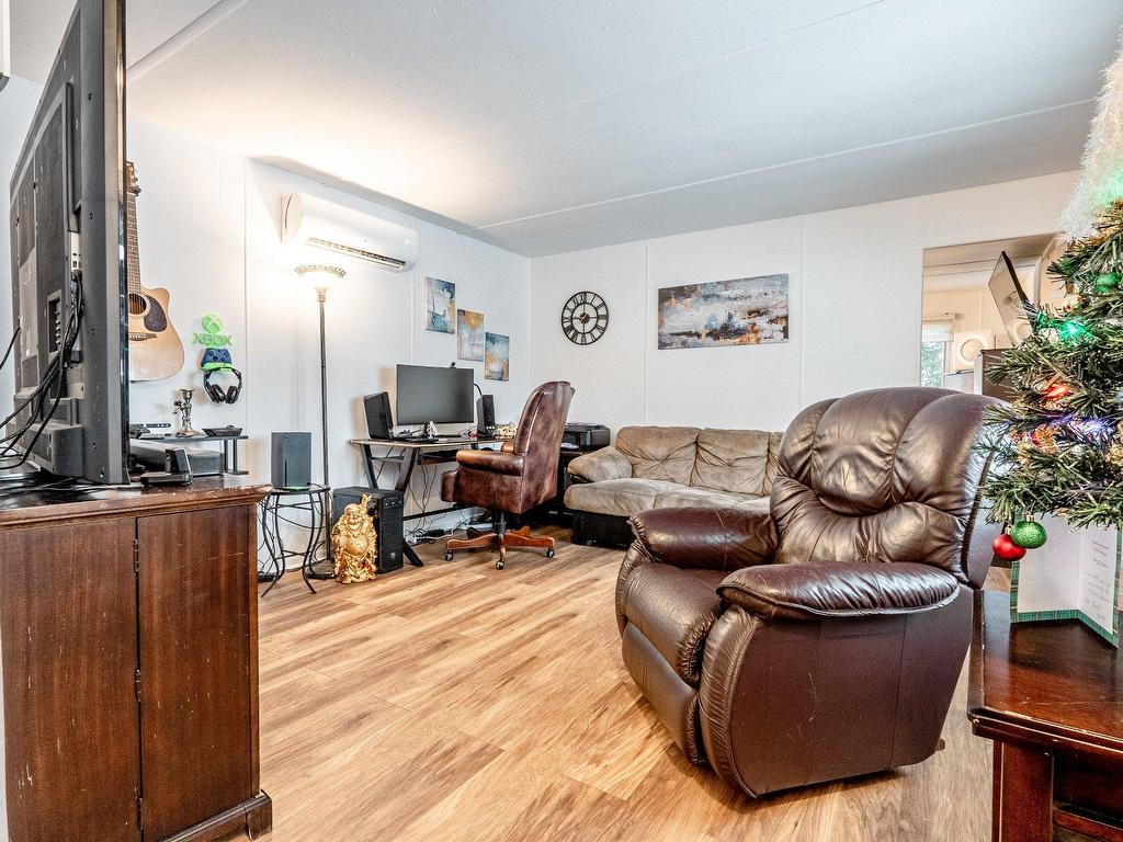 









2627


Rue des Genévriers

,
Sherbrooke (Brompton/Rock Forest/Saint-Élie/Deauville),




QC
J1R0G8

