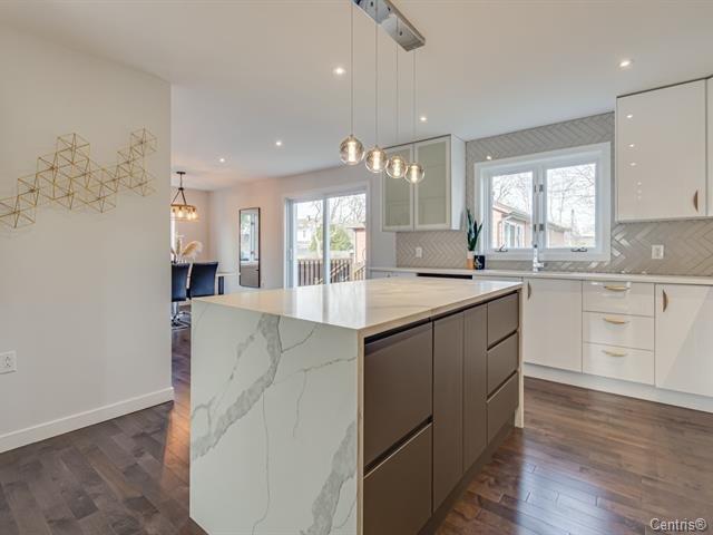 









231


Av. Clément

,
Dorval,




QC
H9S2T1

