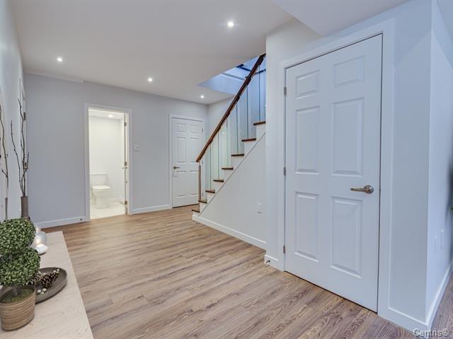 









231


Av. Clément

,
Dorval,




QC
H9S2T1

