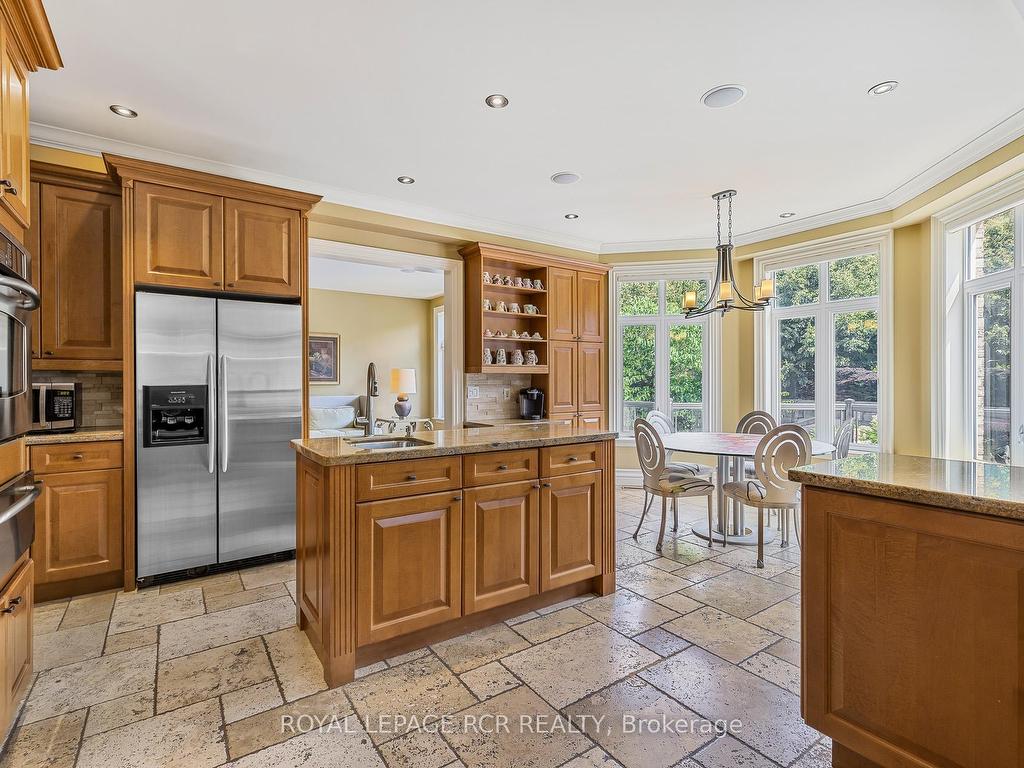 









30


Sandy Ridge

Court,
Whitchurch-Stouffville,




ON
L4A 2L4

