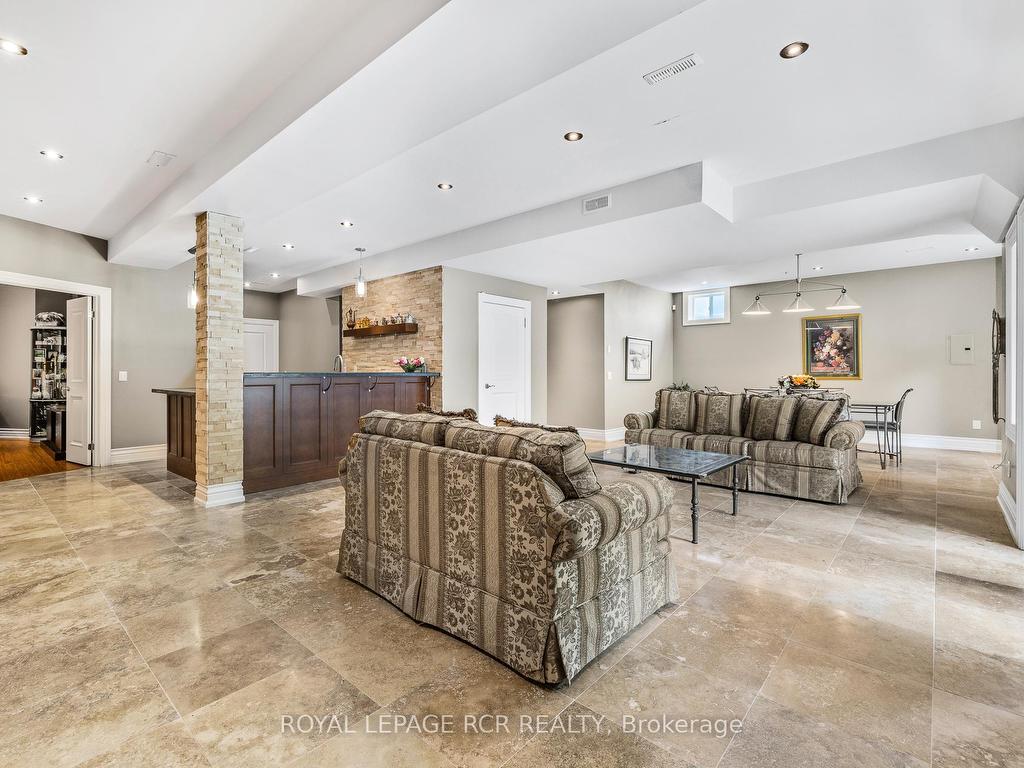 









30


Sandy Ridge

Court,
Whitchurch-Stouffville,




ON
L4A 2L4

