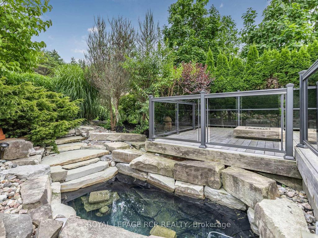 









30


Sandy Ridge

Court,
Whitchurch-Stouffville,




ON
L4A 2L4

