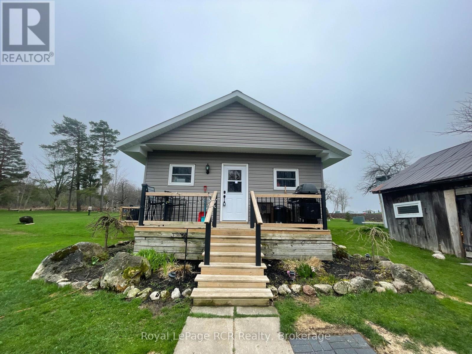 












206 CRAWFORD ROAD

,
Chatsworth,




Ontario
N0H1C0

