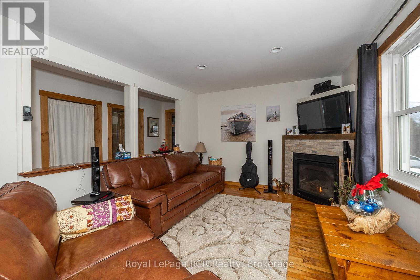 












206 CRAWFORD ROAD

,
Chatsworth,




Ontario
N0H1C0

