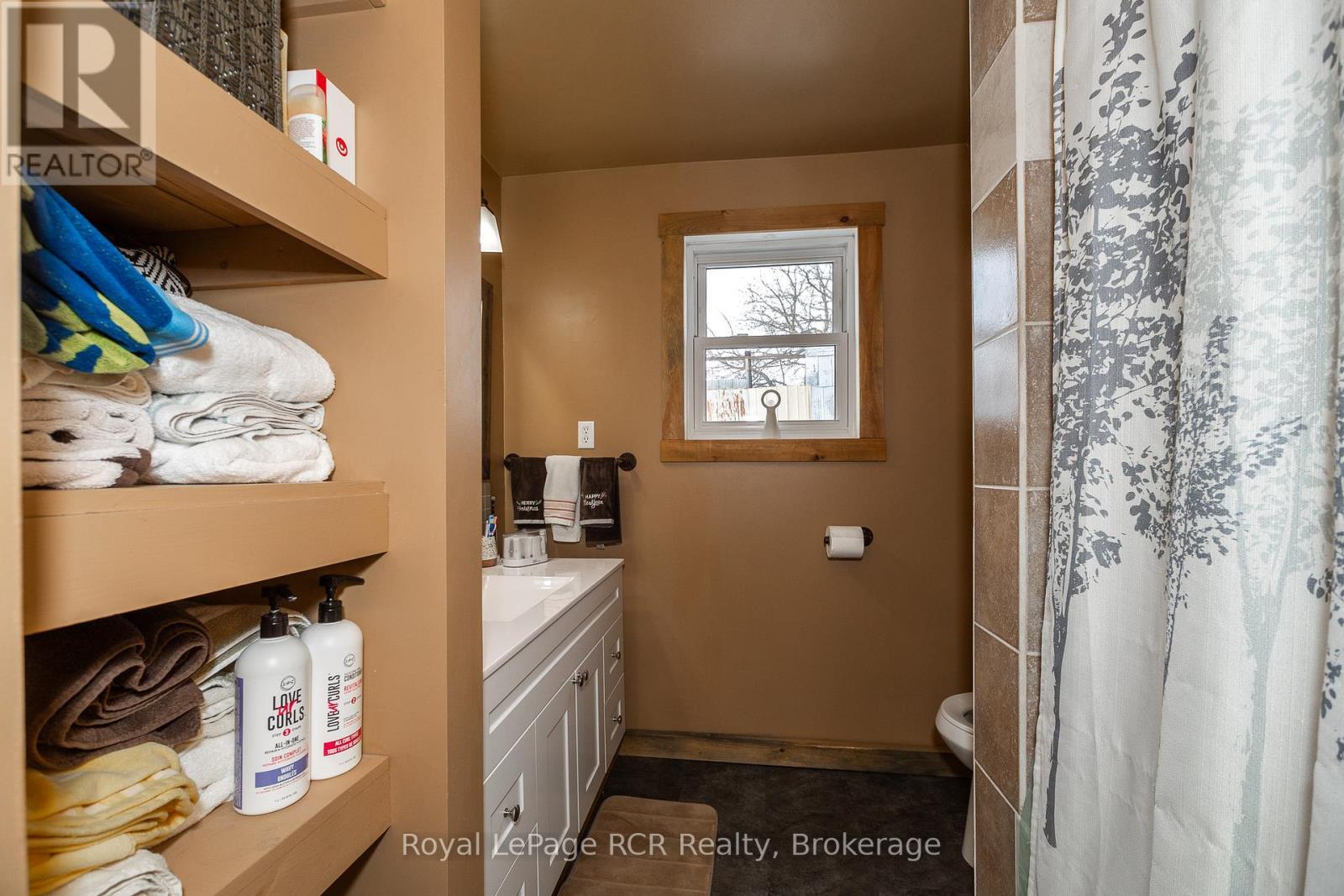 












206 CRAWFORD ROAD

,
Chatsworth,




Ontario
N0H1C0

