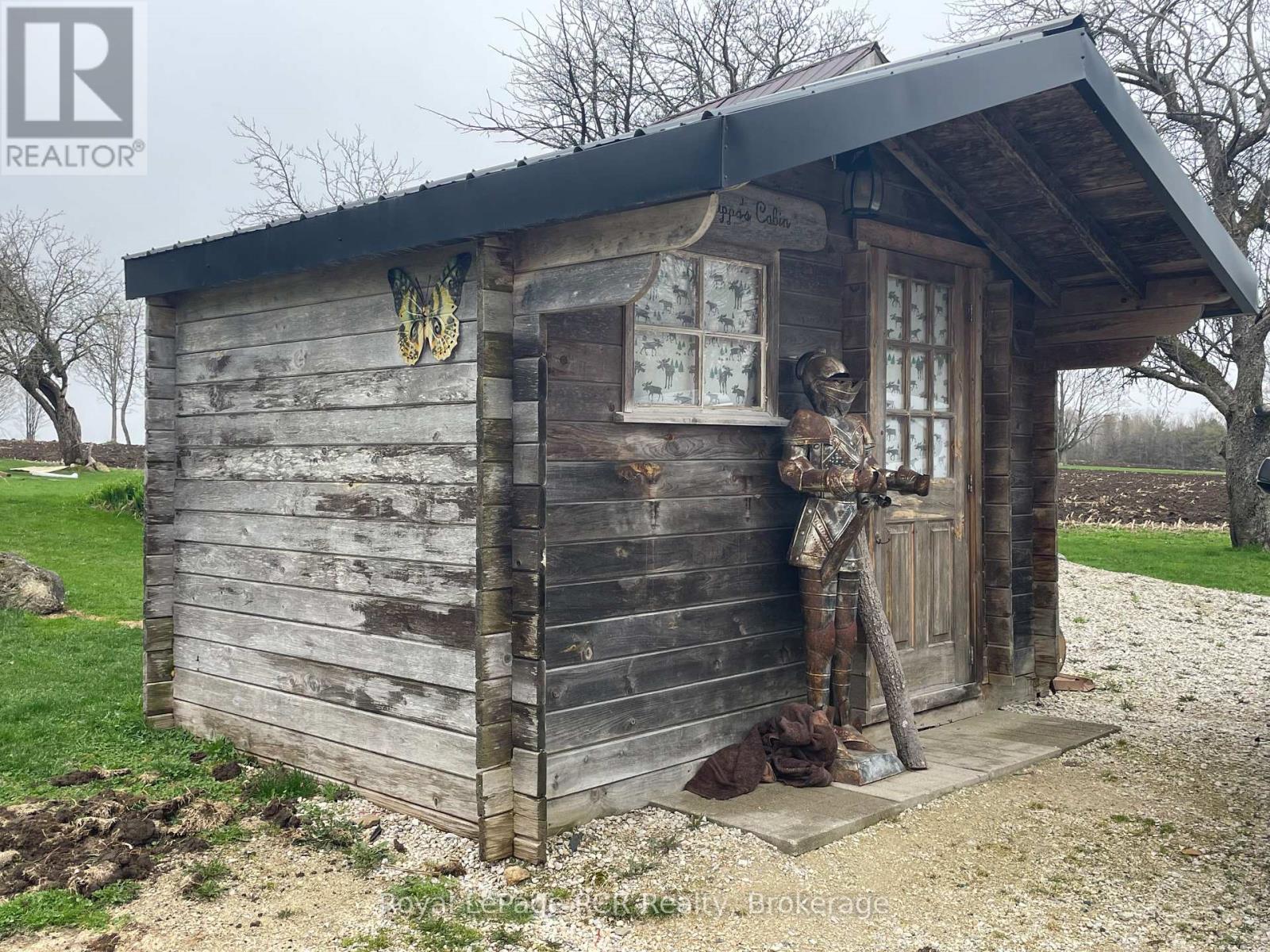 












206 CRAWFORD ROAD

,
Chatsworth,




Ontario
N0H1C0


