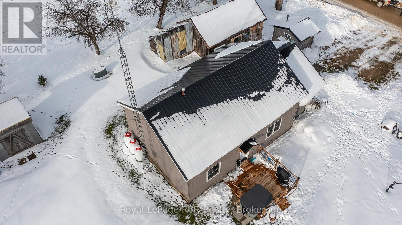 












206 CRAWFORD ROAD

,
Chatsworth,




Ontario
N0H1C0

