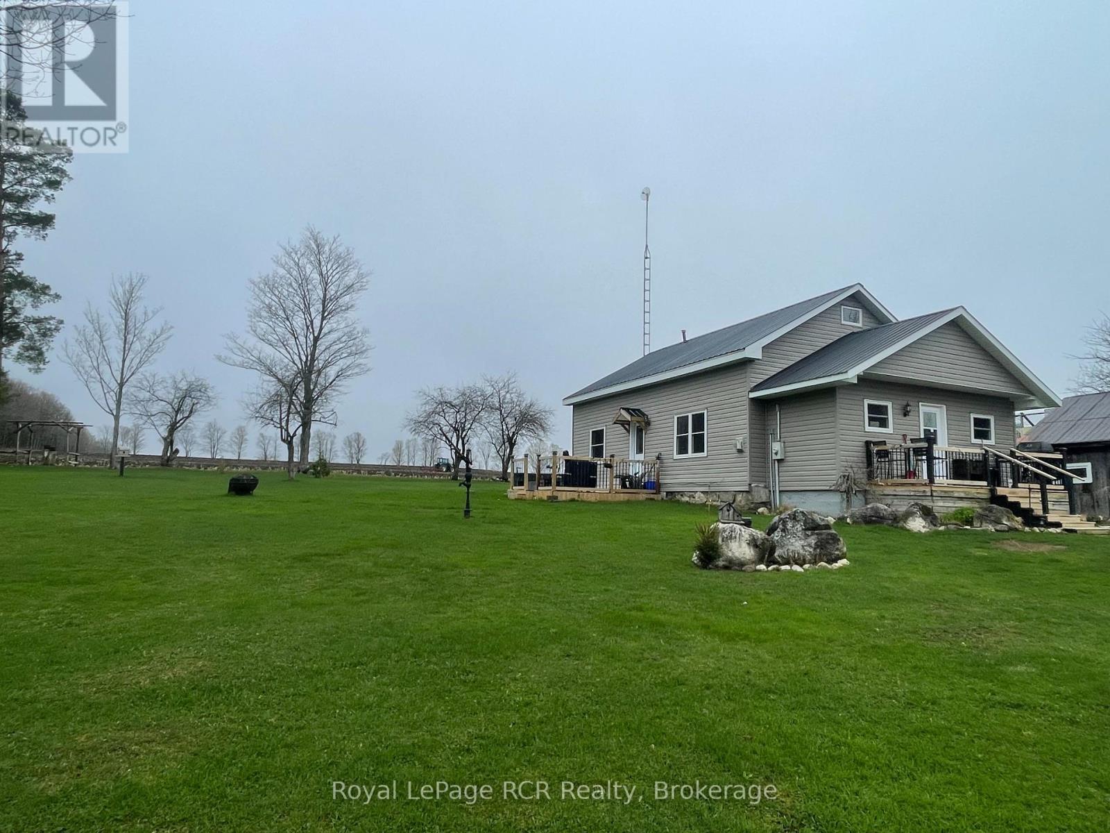 












206 CRAWFORD ROAD

,
Chatsworth,




Ontario
N0H1C0

