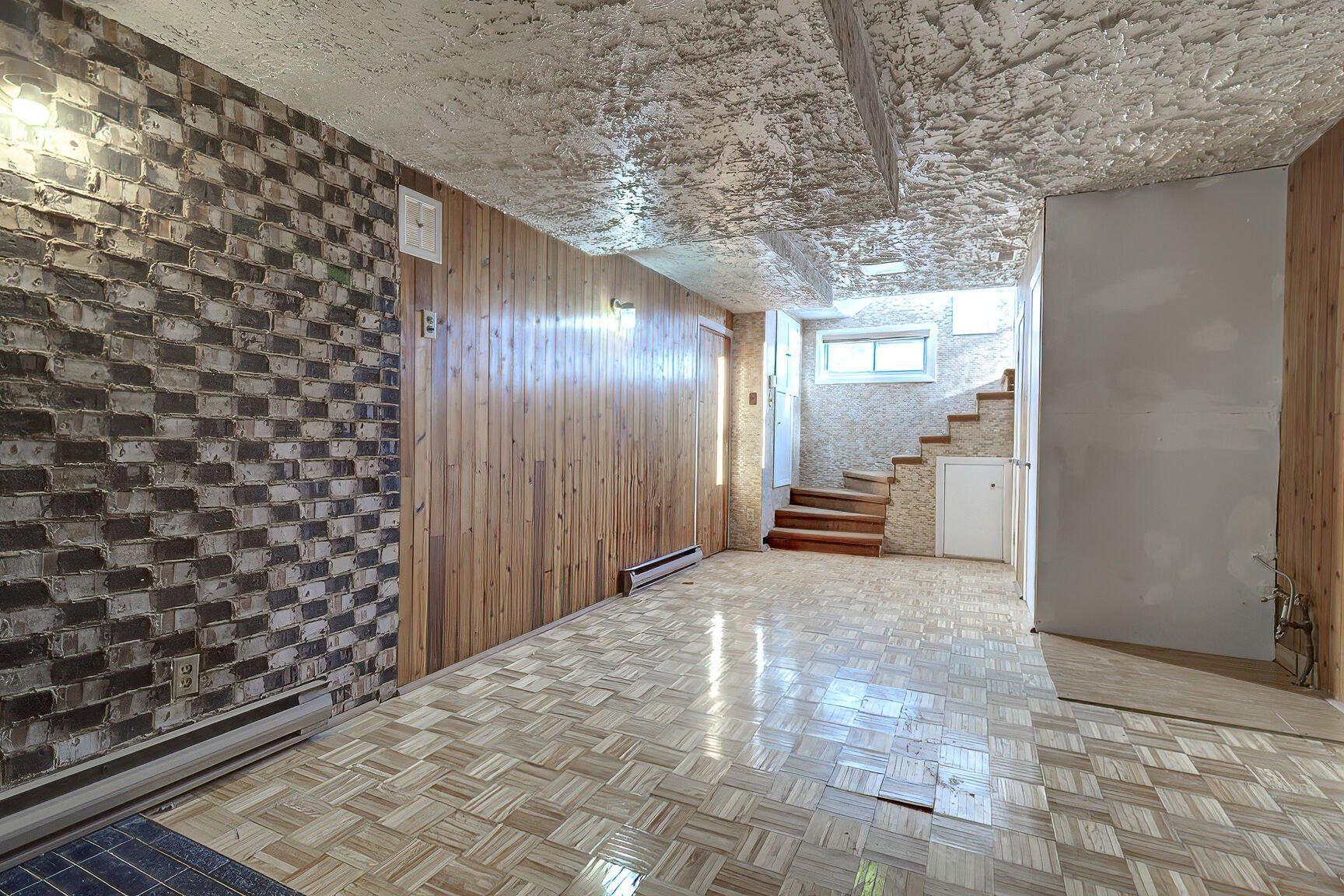 









11755


Av. du Bois-de-Boulogne

,
Montréal (Ahuntsic-Cartierville),




QC
H3M2X5

