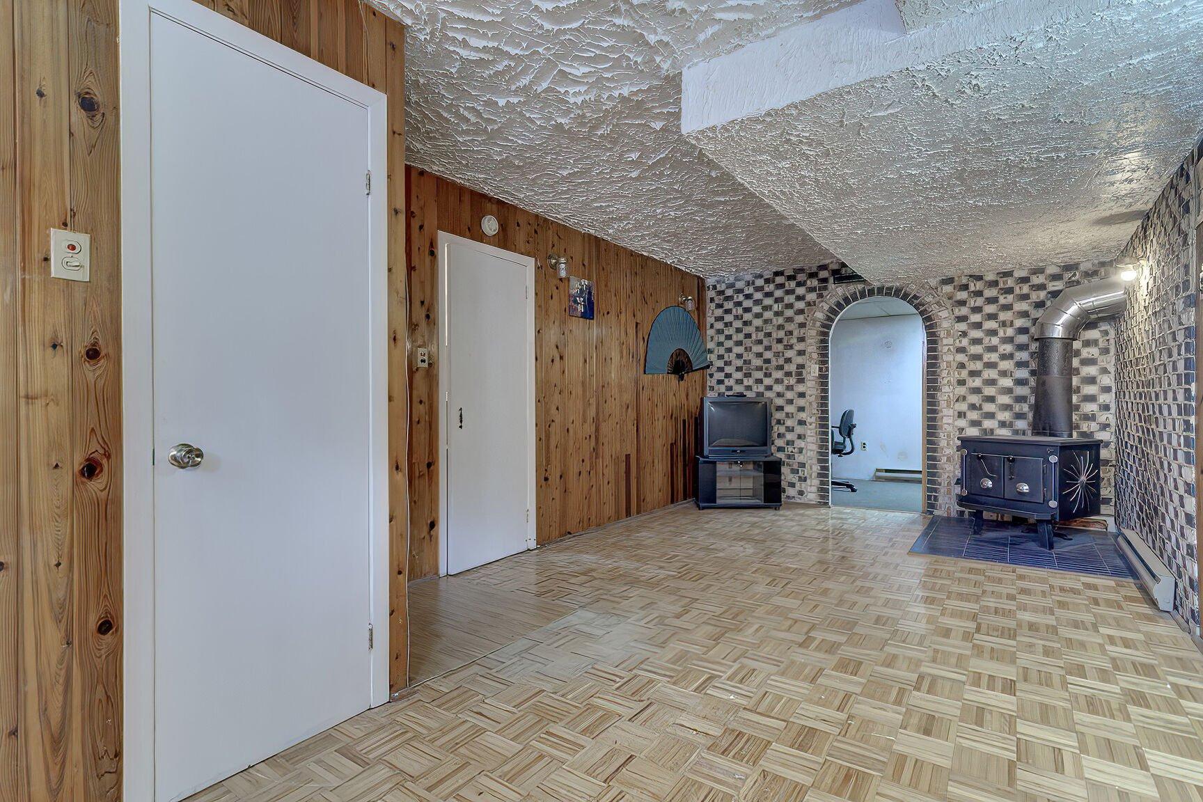 









11755


Av. du Bois-de-Boulogne

,
Montréal (Ahuntsic-Cartierville),




QC
H3M2X5

