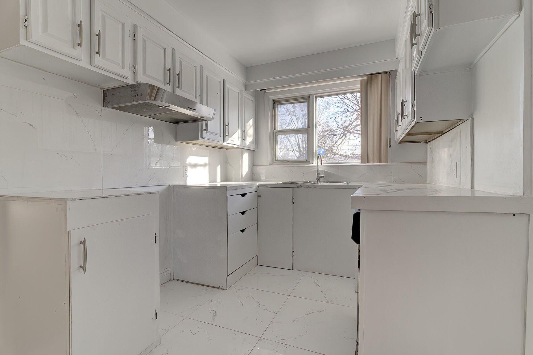 









11755


Av. du Bois-de-Boulogne

,
Montréal (Ahuntsic-Cartierville),




QC
H3M2X5

