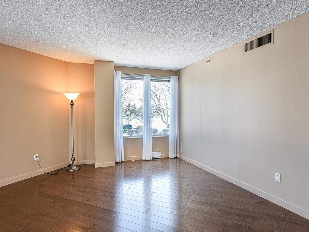 









8480


Rue St-Charles

, 2B,
Brossard,




QC
J4X2A5

