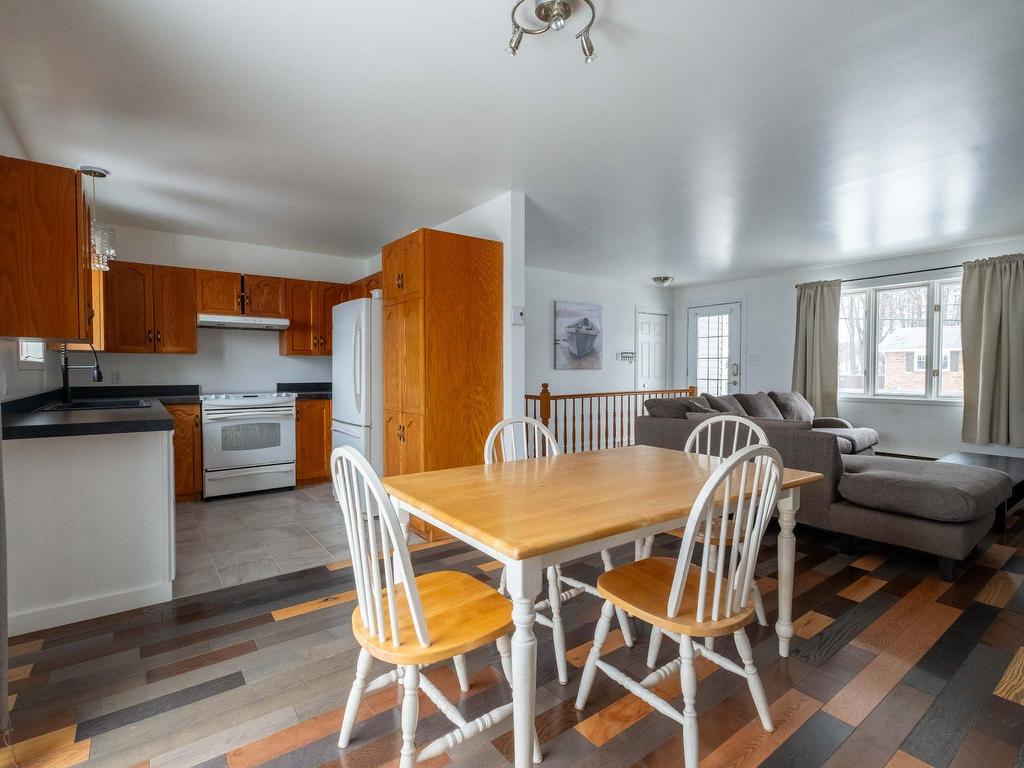 









10


Rue Capcour

,
Sorel-Tracy,




QC
J3P7P6

