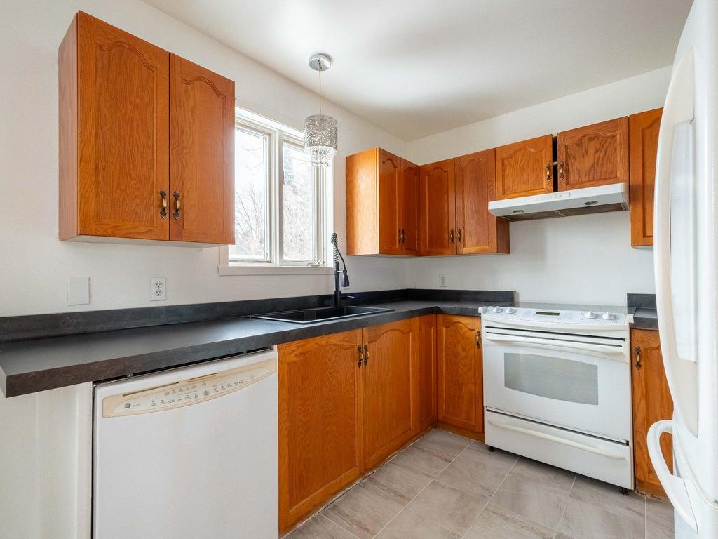 









10


Rue Capcour

,
Sorel-Tracy,




QC
J3P7P6

