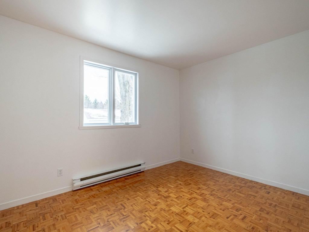 









10


Rue Capcour

,
Sorel-Tracy,




QC
J3P7P6


