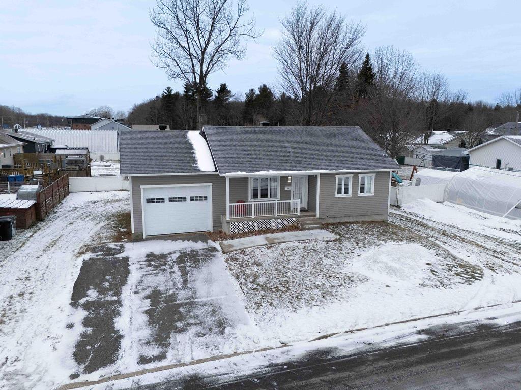 









10


Rue Capcour

,
Sorel-Tracy,




QC
J3P7P6

