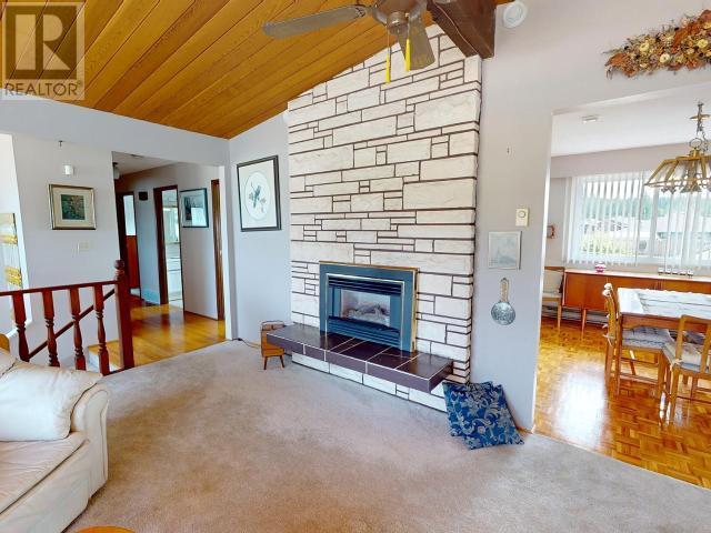 












7342 FIELD STREET

,
Powell River,




British Columbia
V8A1S9


