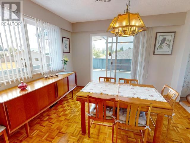 












7342 FIELD STREET

,
Powell River,




British Columbia
V8A1S9

